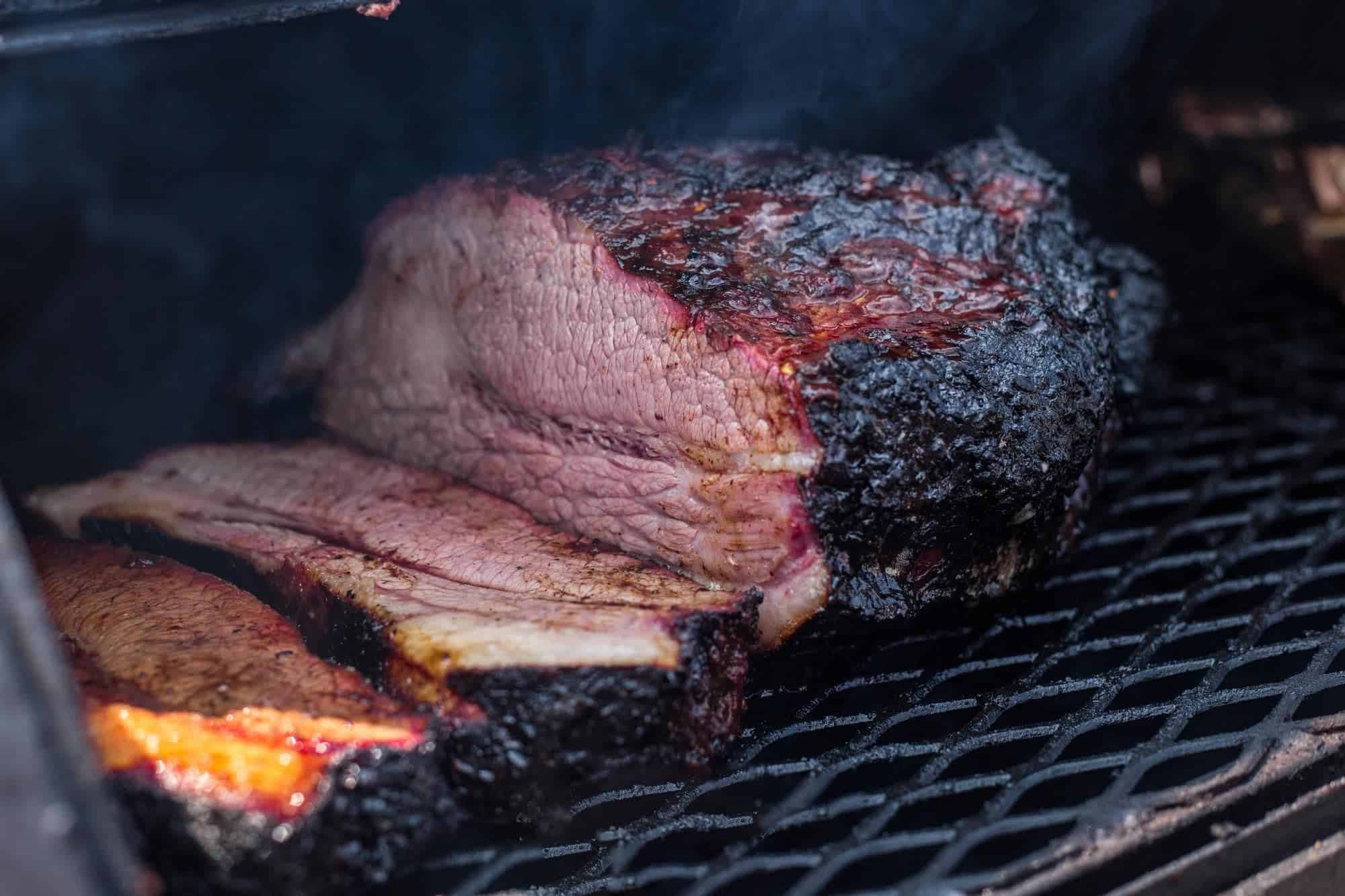 blog 3 guide définitif pour le fumage d'une poitrine de viande mûrie de qualité supérieure aurocha